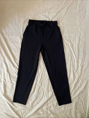 lululemon athletica Women's Black Elastic-Waist Tapered Joggers
